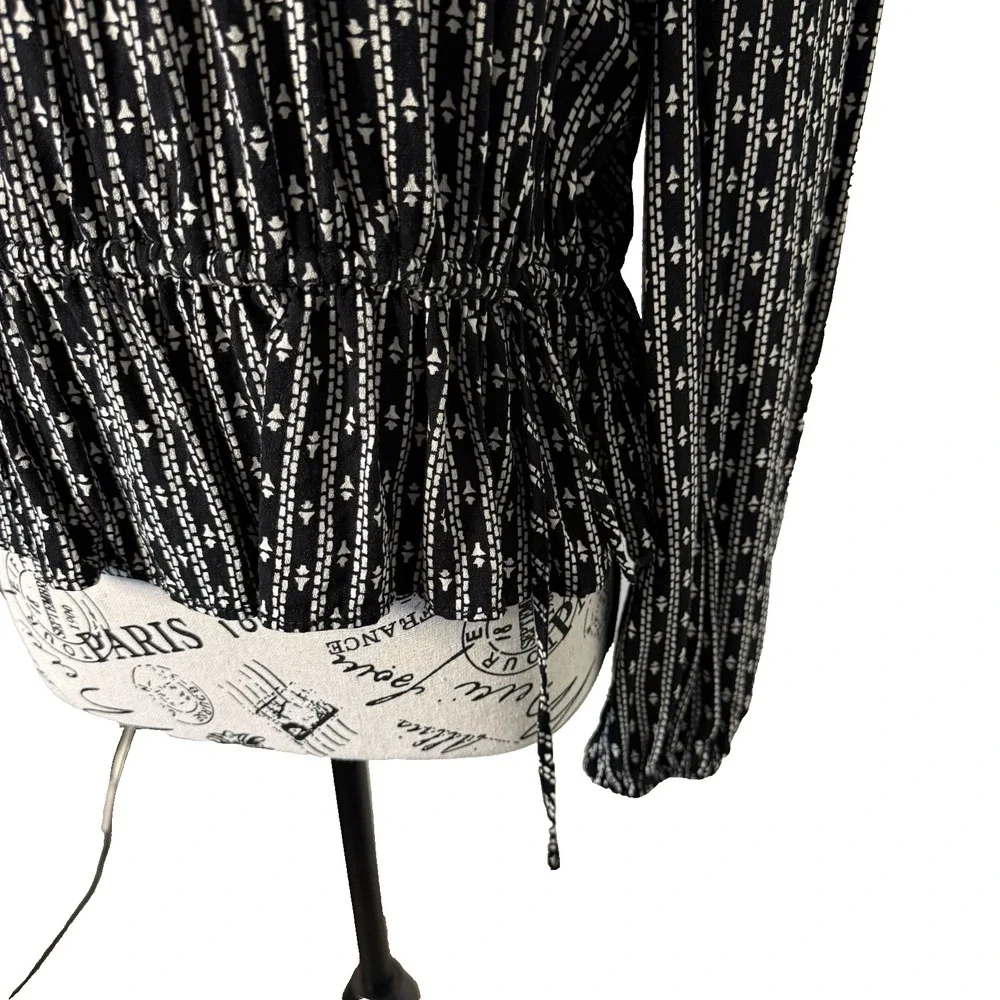 Treasure & Bond Women's Blouse Size M Black ‎ Adjustable Waist Long Sleeve